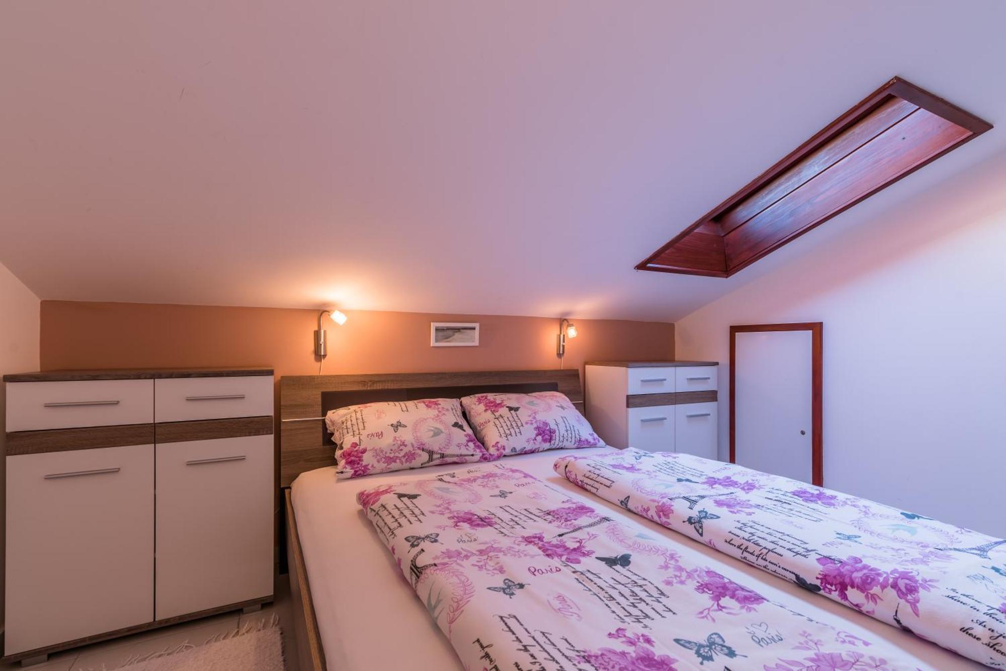 B&B Dujmovic Malinska Oda fotoğraf