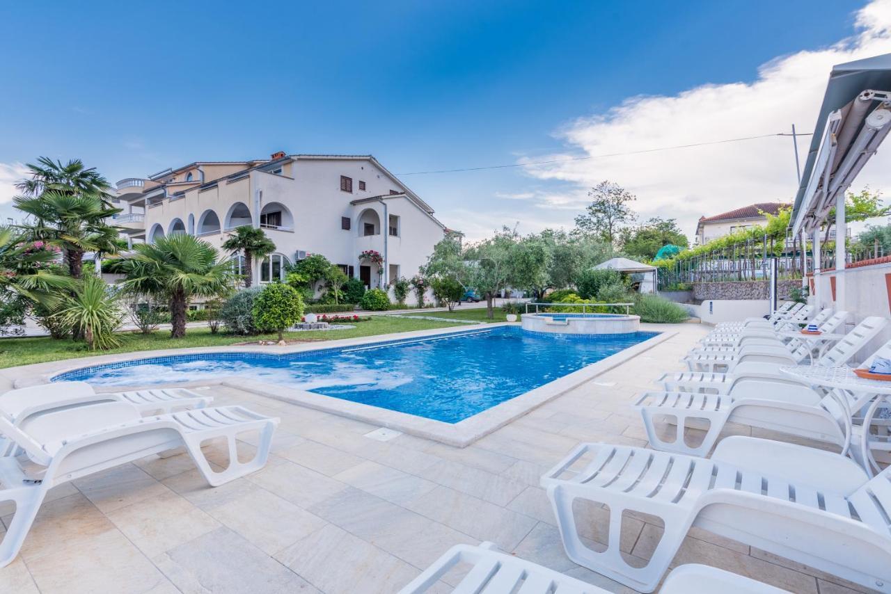 B&B Dujmovic Malinska Dış mekan fotoğraf